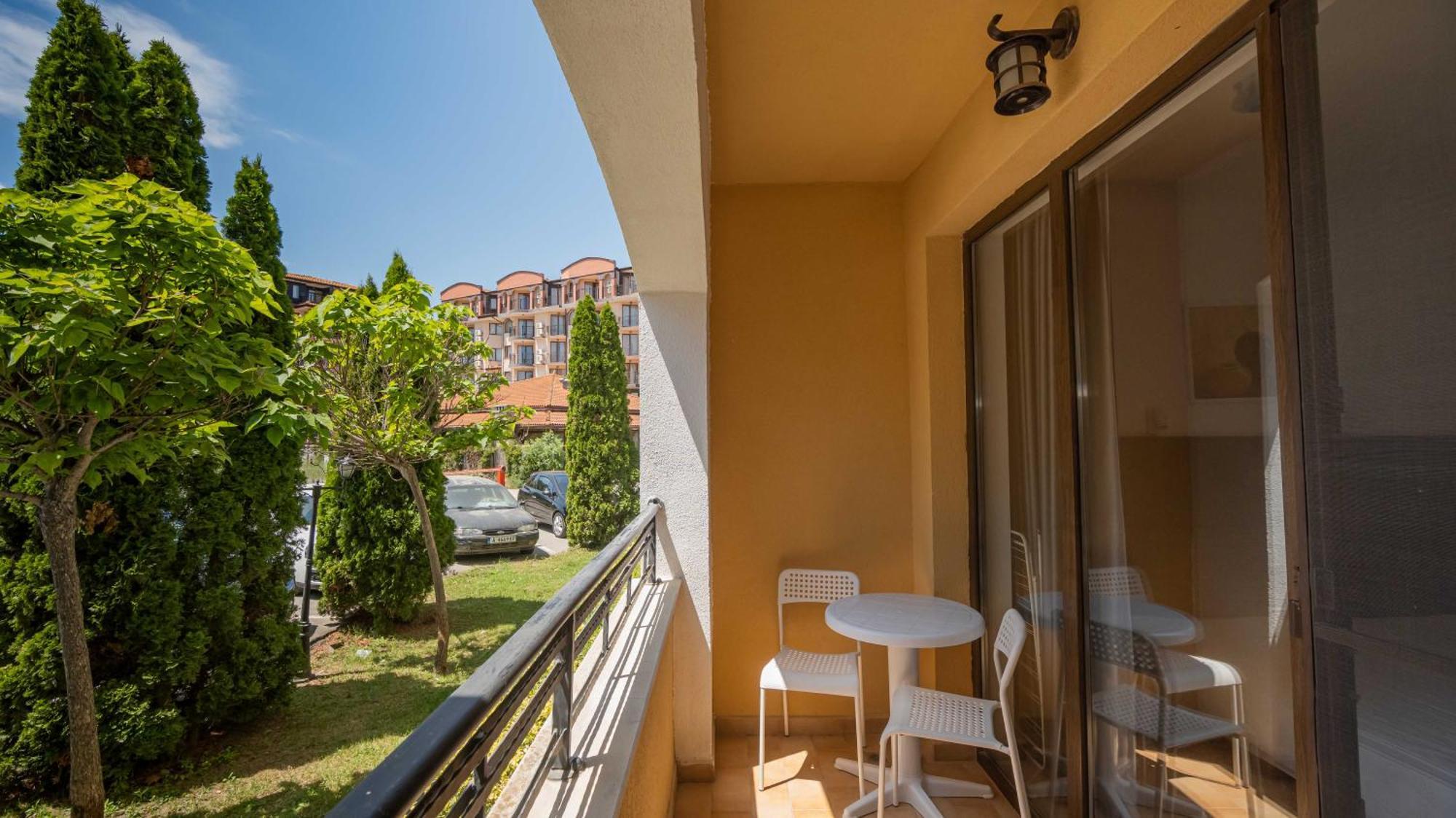 Първа Линия Хотел С Адрес К-С Реджина Маре Царево Tsarevo Exterior photo